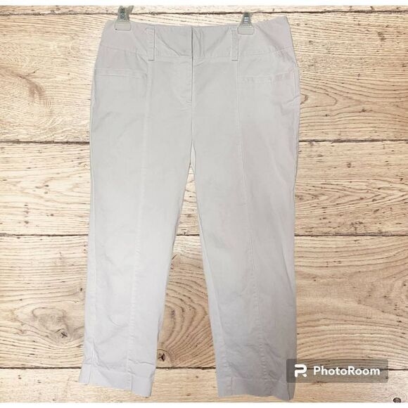 Donna Buchman White Capris - Picture 1 of 3
